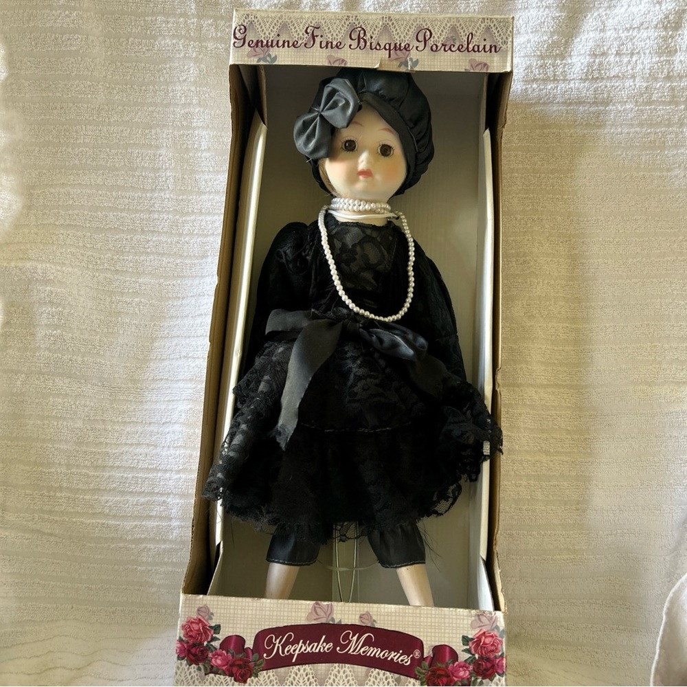 Keepsake Memories Roaring 20s Porcelain Doll